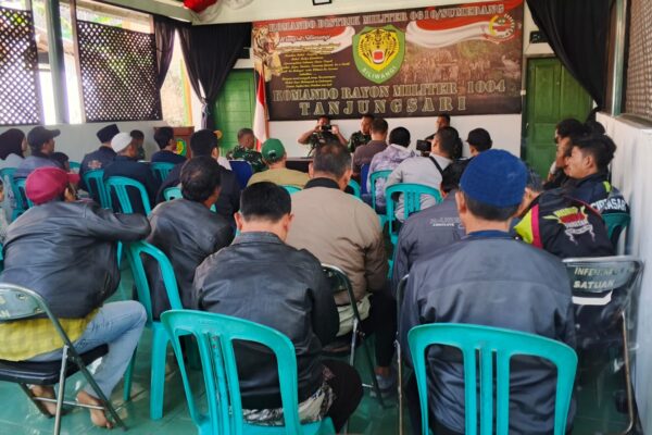 Danramil 1004/Tanjungsari Gelar Komsos Bersama Pengusaha Penggilingan Padi Dari 3 Kecamatan