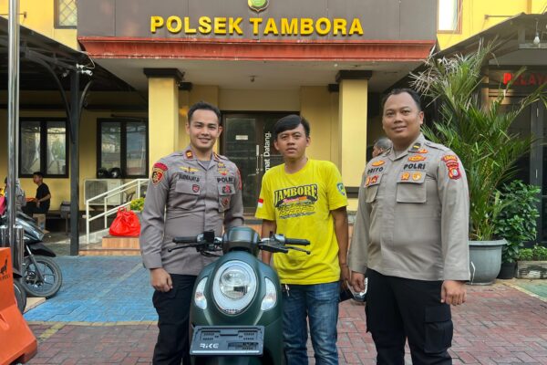 Motor Dibeli Lunas Tapi Diambil Paksa Debt Collector, Polsek Tambora Bantu Warga Temukan Kendaraannya Kembali