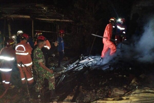 Ketika Api Mengguncang Malam, TNI-Polri dan Damkar Jadi Perisai Warga