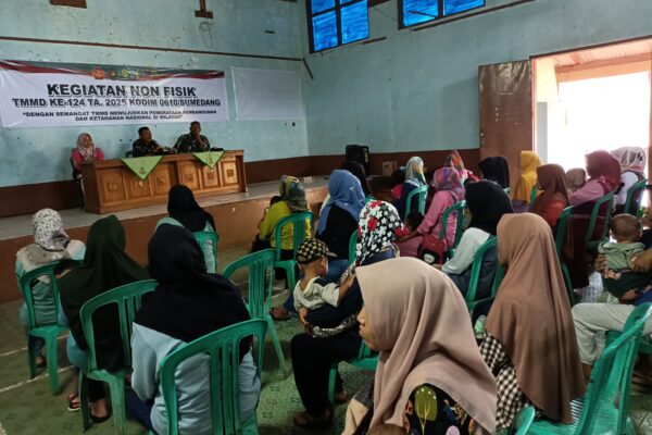 “Bersama Cegah Stunting, Wujudkan Generasi Sehat: TMMD ke-124 Hadir di Desa Pamulihan”