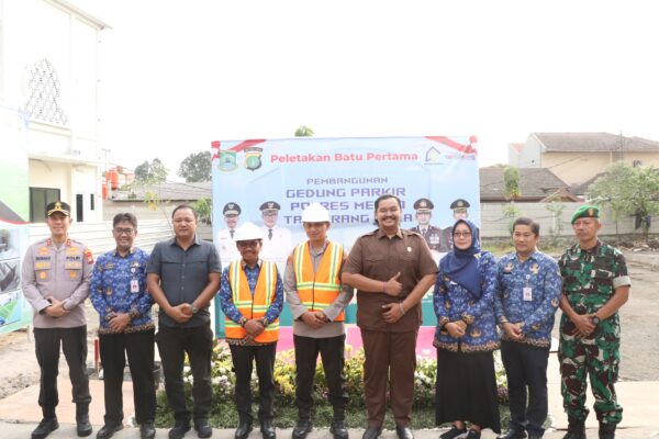 Peletakan Batu Pertama Pembangunan Gedung Parkir lantai 4 oleh Kapolres Dan Walikota Tangerang