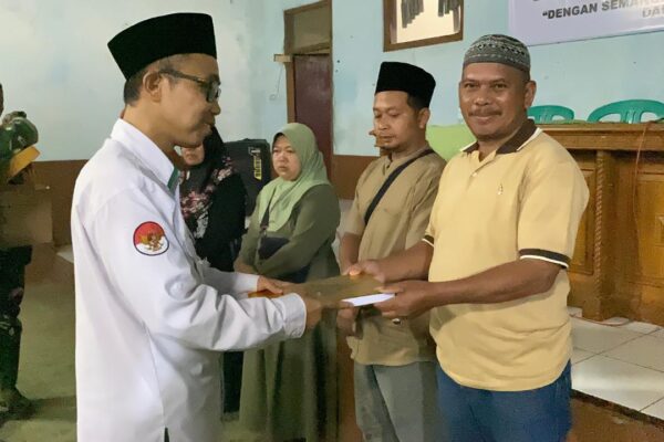 50 Al-Qur’an Dari Kemenag Sumedang Diberikan Untuk Masjid di Pamulihan, Dukung TMMD ke-124 Kodim 0610