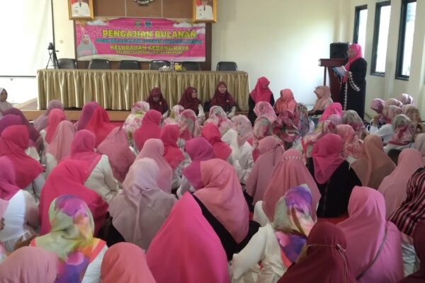 FORMAT AKHLAKUL KARIMAH Kelurahan Gebang Raya Laksanakan Pengajian Bulanan