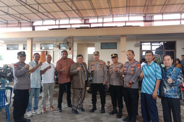 Kapolsek Ciledug Hadir Langsung, Wujudkan Pengamanan Humanis saat Ibadah Kenaikan Yesus Kristus di GPIB ‘Kasih Karunia’