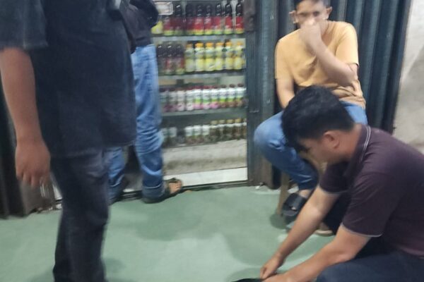 Unit Reskrim Polsek Jatiuwung Grebek Toko Obat Keras Daftar G Modus Toko Kosmetik