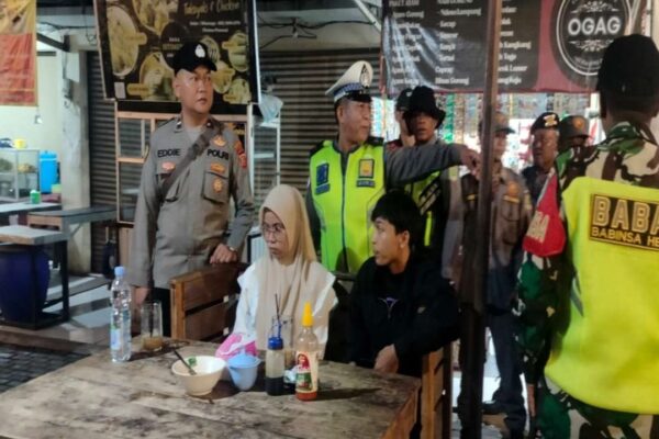 Patroli Jam Malam Pelajar di Cikampek Kota, Abah Nurdin: Demi Masa Depan Anak-anak Kita