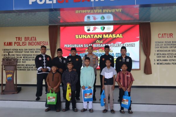 Peringati Hari Bhayangkara ke 79, FKPSS Persembahkan Sunatan Massal di Polres Sragen