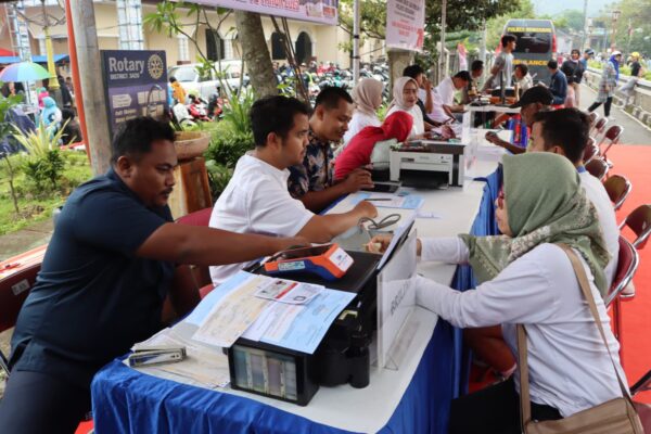 Polres Semarang Hadirkan Unit Pelayanan Publik Saat CFD
