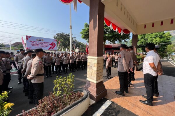Kapolres Wonogiri Berikan Arahan Kepada Bhabinkamtibmas, Tekankan Kewaspadaan Isu ODOL Dan Penguatan Deteksi Dini