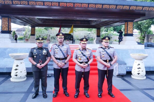 Kapolri Jenderal Polisi Listyo Sigit Prabowo Ziarah Ke Makam Bung Karno Di Blitar Jelang Hari Bhayangkara Ke-79