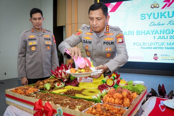 Sinergitas TNI-Polri, Danrem Dan Dandim Hadiri Syukuran Hari Bhayangkara ke-79 di Mapolres Metro Tangerang Kota
