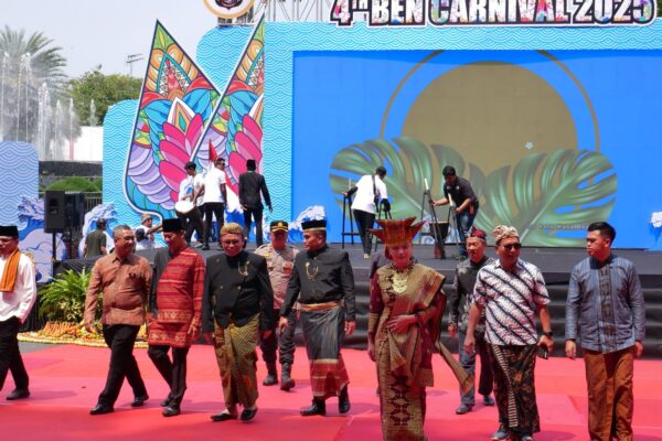 Dandim 0808 Dan Forkopimda Hadiri Pesona Budaya Dalam 4th BEN Carnival Di Kota Blitar