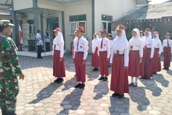 Pelatihan PBB di sekolah, Babinsa Kademangan Bentuk Karakter Dan Pondasi Kuat Generasi Penerus