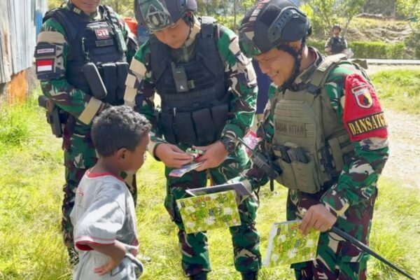 Ketika Satgas Yonif 511/DY Bawa Kehangatan di Tanah Papua