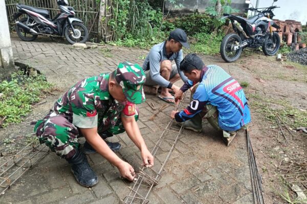 Tak Hanya Jaga Negeri, TNI-Polri di Trenggalek Gotong Royong Wujudkan Rumah Layak Huni