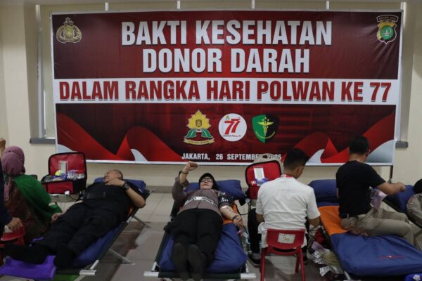 Polwan Polres Jakbar: Rayakan Hari Jadi Dengan Aksi Kemanusiaan